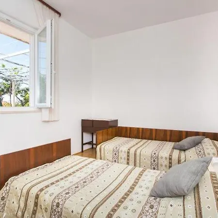 Lägenhet Marko - Three-bedroom With Terrace And Sea View Brse Ine Brsečine