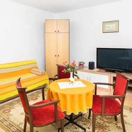 Marko - Three-bedroom With Terrace And Sea View Brse Ine Brsečine