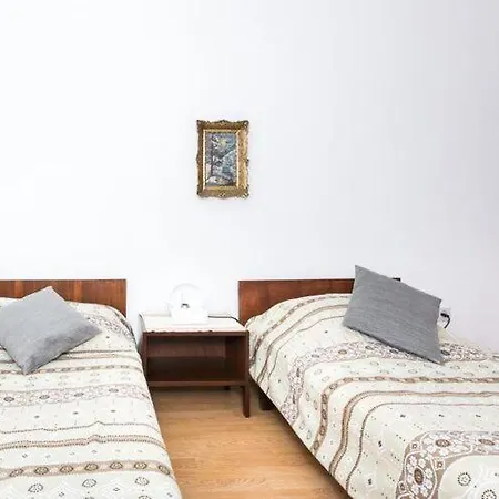 Marko - Three-bedroom With Terrace And Sea View Brse Ine Brsečine