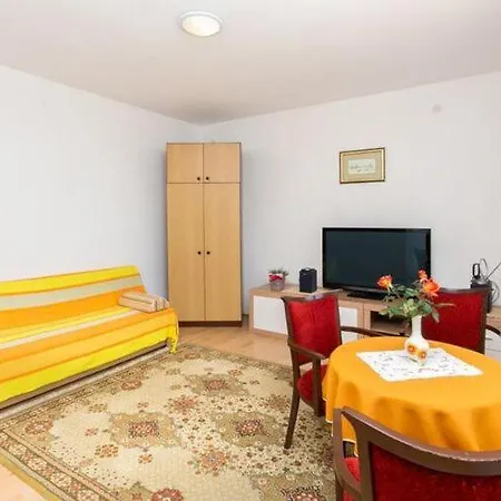 Marko - Three-bedroom With Terrace And Sea View Brse Ine