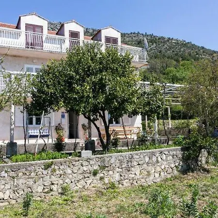 Marko - Three-bedroom With Terrace And Sea View Brse Ine